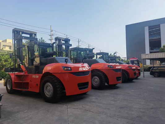 30 toneladas 32 toneladas de carretilla elevadora del envase con el árbol de impulsión de Cummins Engine Kessler para el naviera