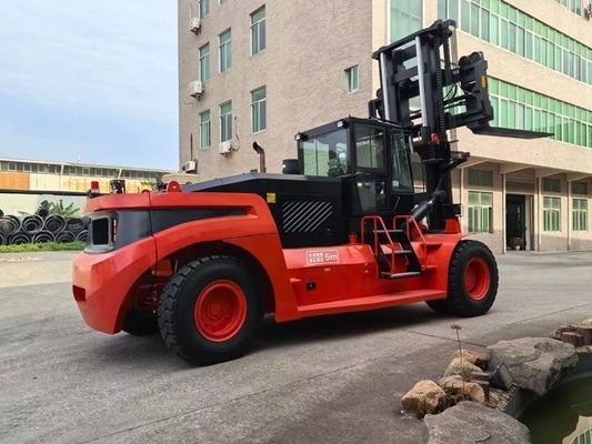 Camioneta elevadora pesada de 30 toneladas con motor Yuchai rojo naranja y operaciones de contenedores de dirección de ruedas delanteras o traseras