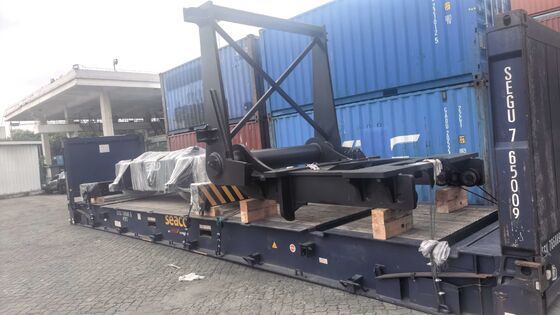 40 Ton Capacity Diesel Forklift Truck with 9300mm Mast Height and Hydraulic Power Shift Transmission