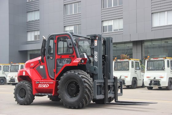 Toda la carretilla elevadora de Terrian 4x4