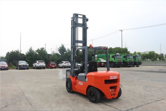 Carretilla elevadora diesel de ISUZU Engine FD40 8k 4t con la abrazadera de la bala