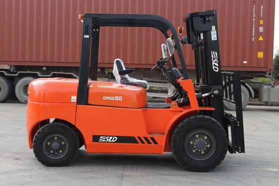 Carretilla elevadora diesel de CPCD50 5 Ton Solid Tire Lock Function