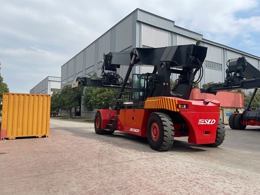 Contenedor rojo alcanza apilador servicio de producto peso 71400 kg descarga