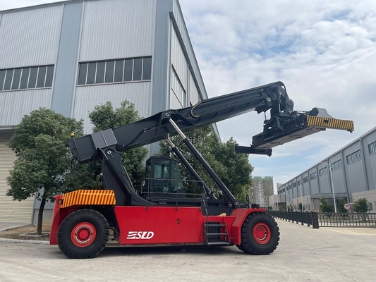 Tipo de distribuidor, contenedor de alcance y apilador para el manejo de contenedores ISO 20'-40'