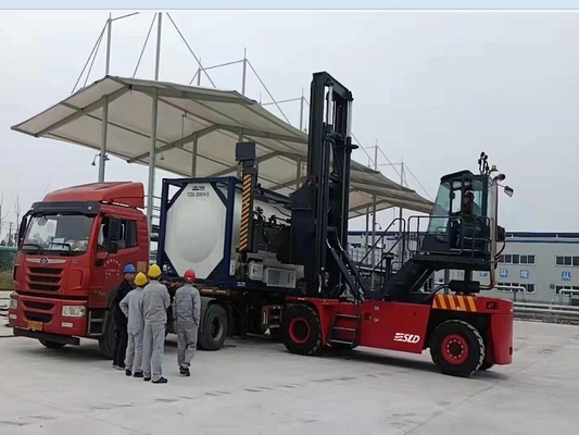 Equipo rojo nuevo para el manejo de contenedores con capacidad de descarga de 71400 kg